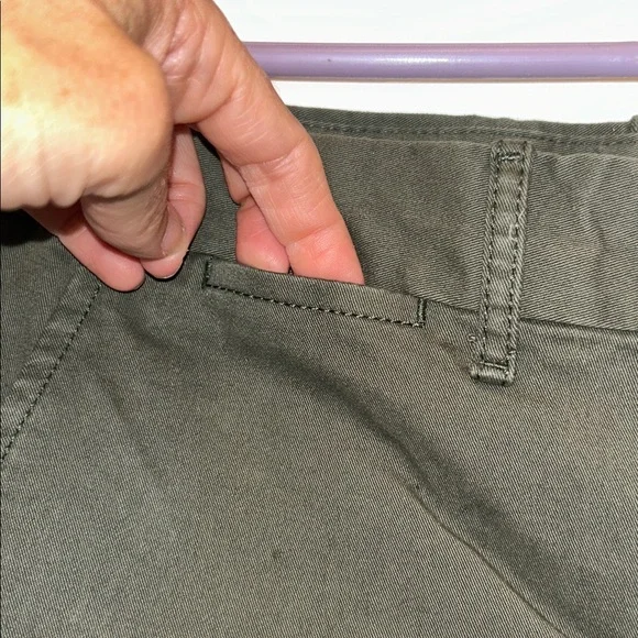 GAP Green Broken-In Straight Khaki Pants - Picture 4 of 10